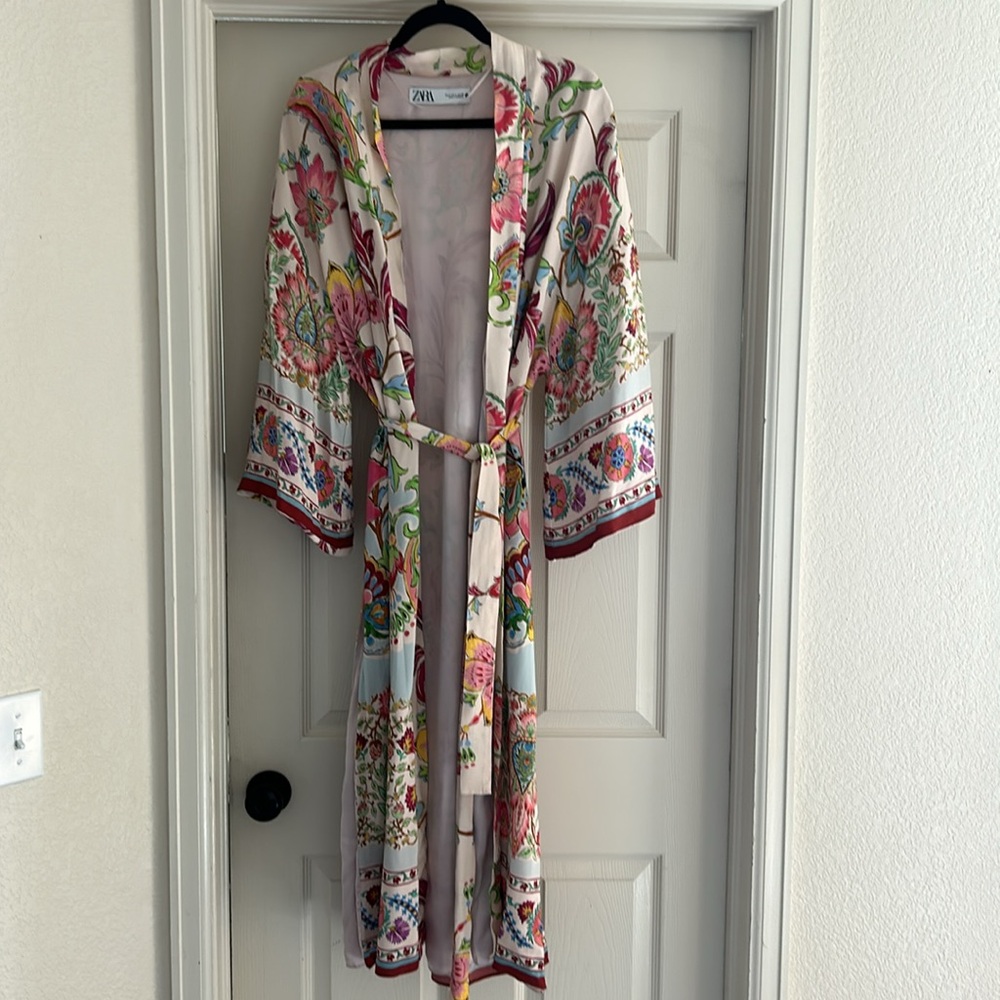 Zara Floral Kimono Robe